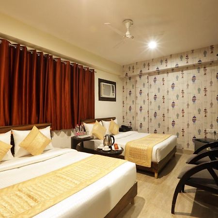 Hotel Classic Plaza At Delhi Airport Új-Delhi Kültér fotó