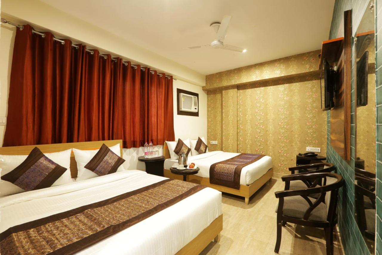 Hotel Classic Plaza At Delhi Airport Új-Delhi Kültér fotó