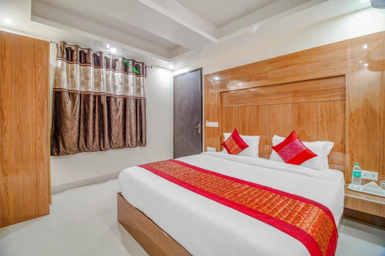 Hotel Classic Plaza At Delhi Airport Új-Delhi Kültér fotó