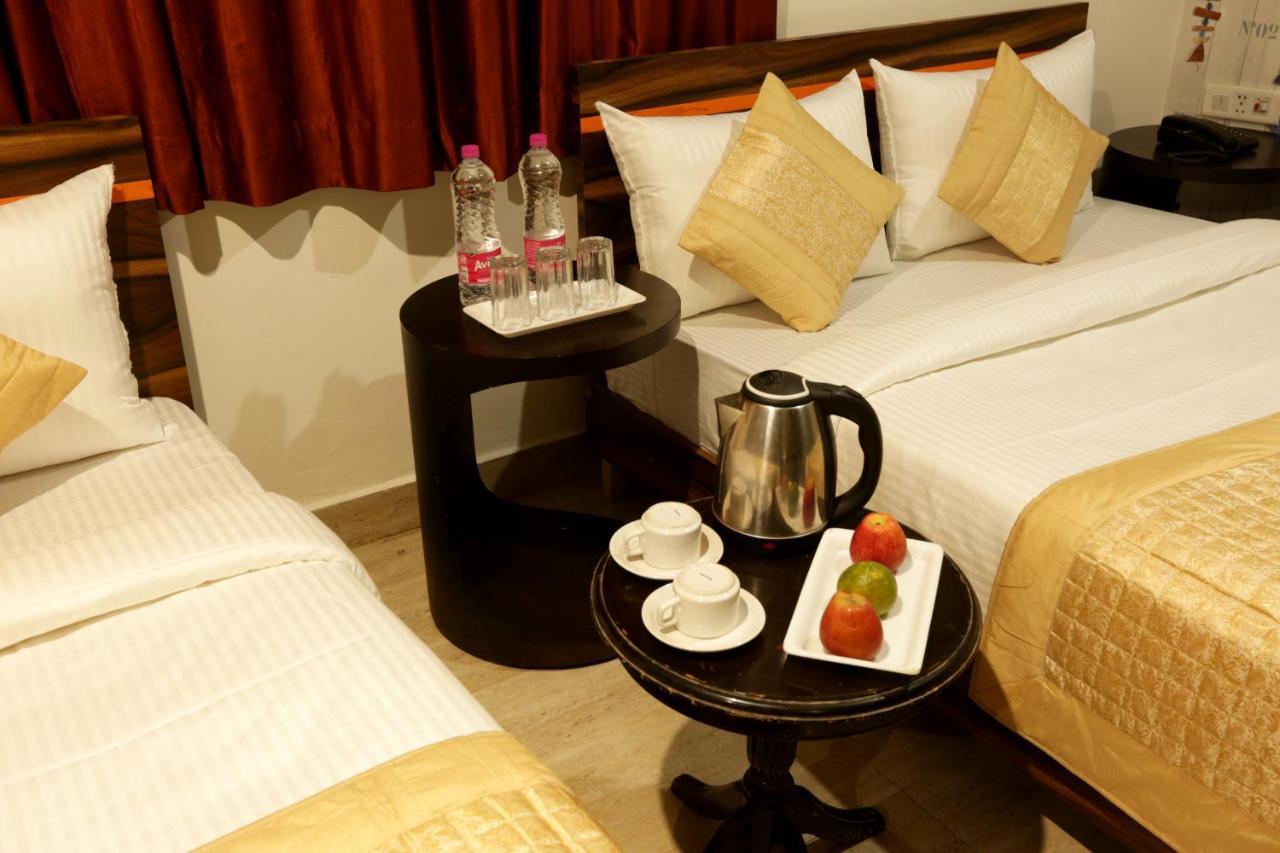 Hotel Classic Plaza At Delhi Airport Új-Delhi Kültér fotó