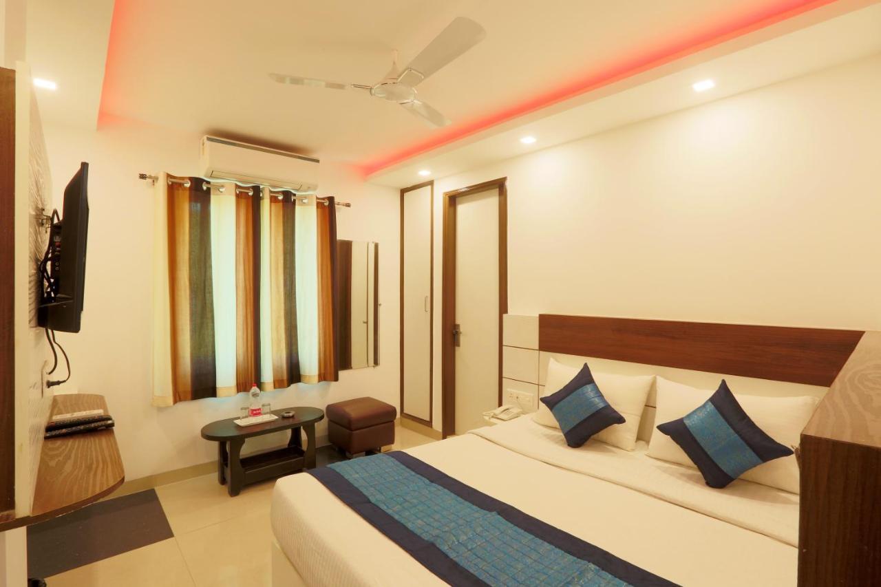 Hotel Classic Plaza At Delhi Airport Új-Delhi Kültér fotó