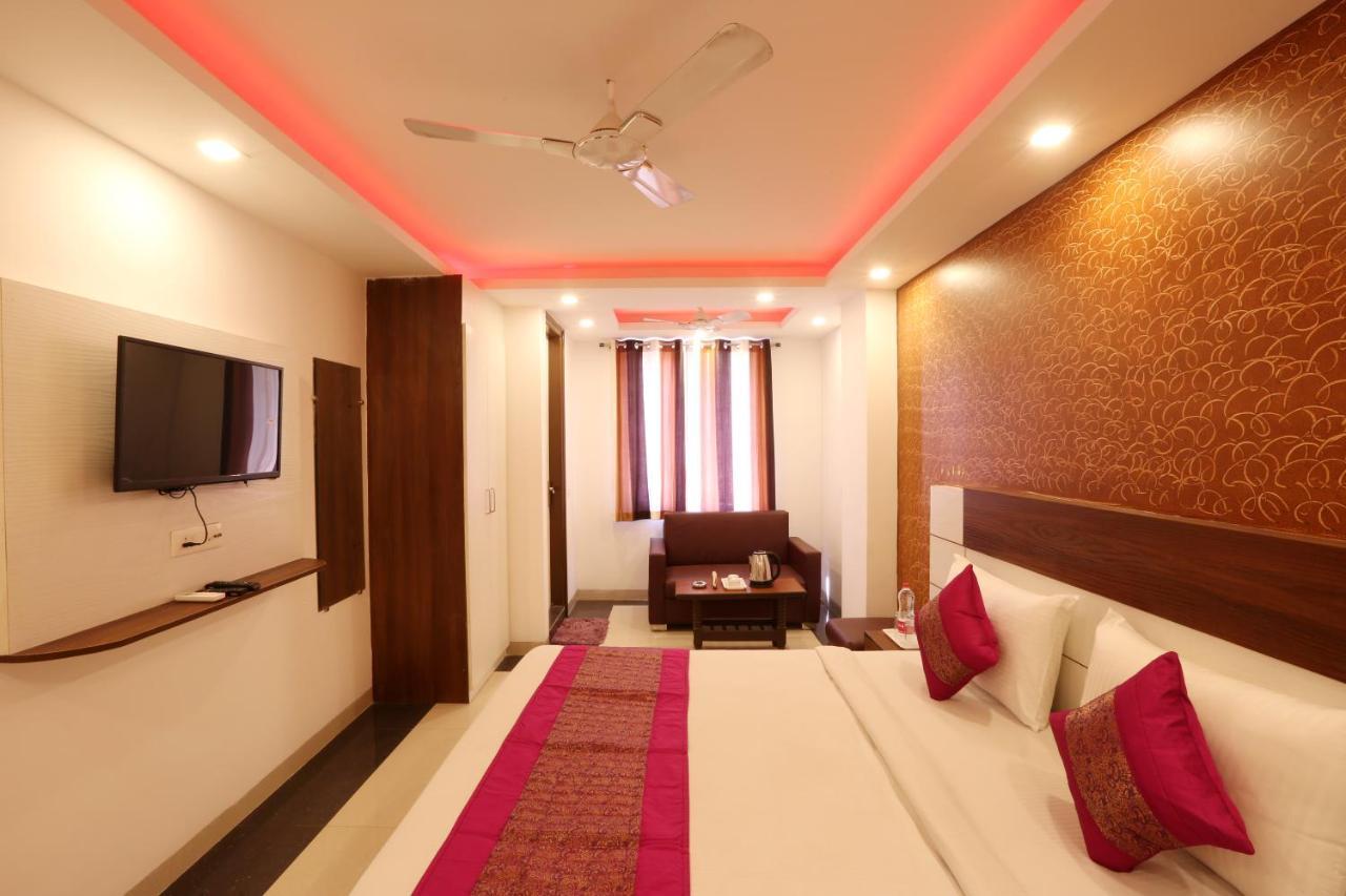 Hotel Classic Plaza At Delhi Airport Új-Delhi Kültér fotó