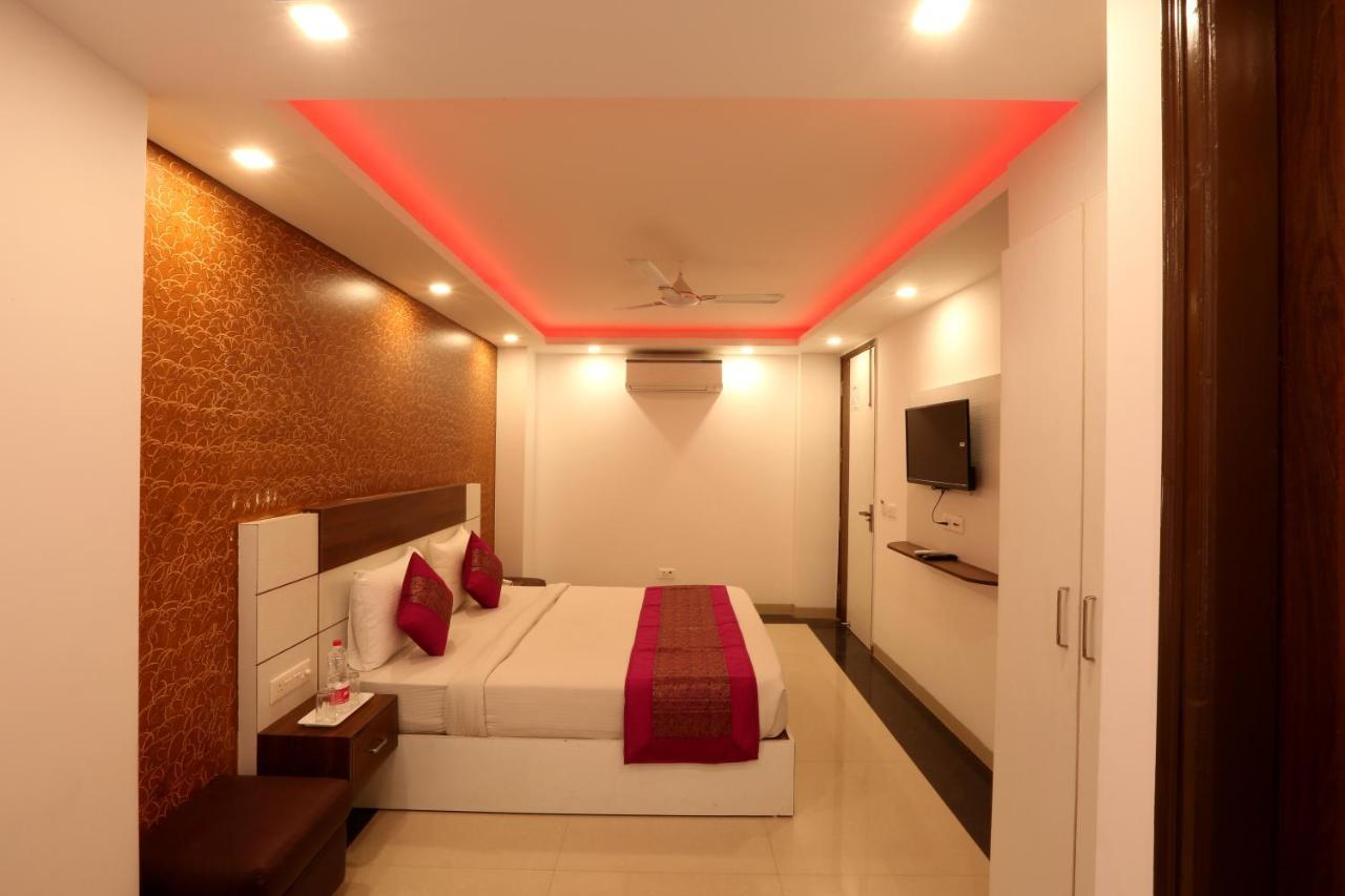 Hotel Classic Plaza At Delhi Airport Új-Delhi Kültér fotó